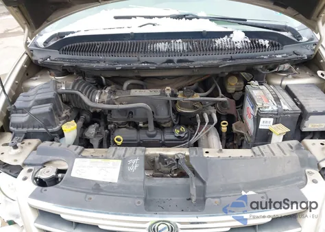 2005 Chrysler Town & Country Touring from USA, damaged, VIN 2C8GP54L85R192954